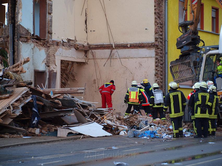 Hausexplosion Bruehl bei Koeln Pingsdorferstr P381.JPG